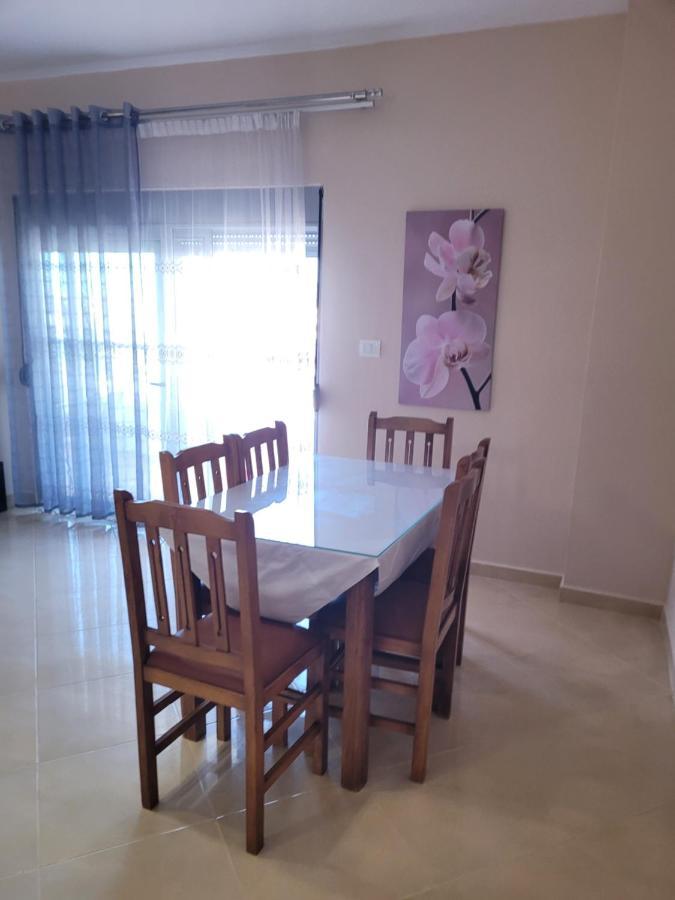 Marina Apartment Sarandë Exterior foto