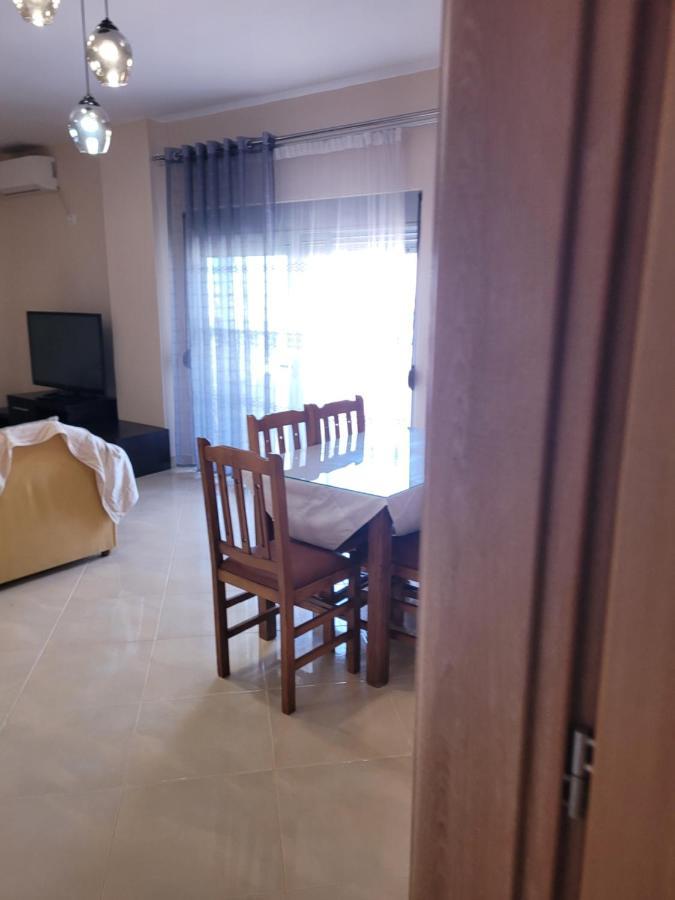 Marina Apartment Sarandë Exterior foto