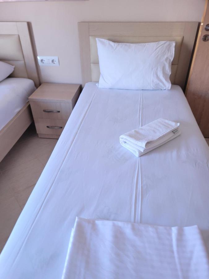 Marina Apartment Sarandë Exterior foto