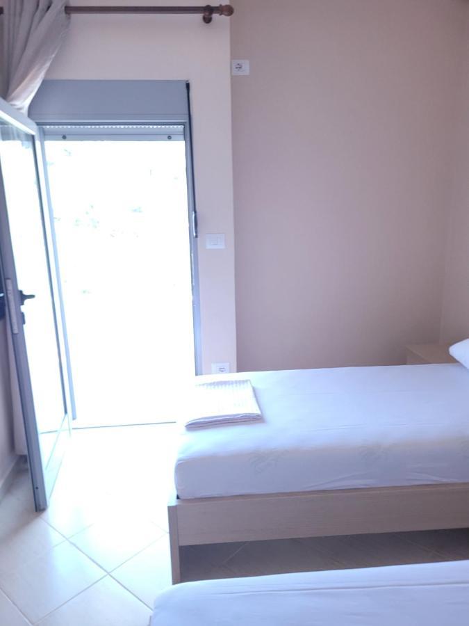 Marina Apartment Sarandë Exterior foto